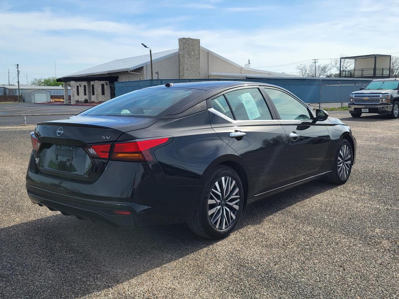 2023 Nissan Altima 2.5 SV Sedan