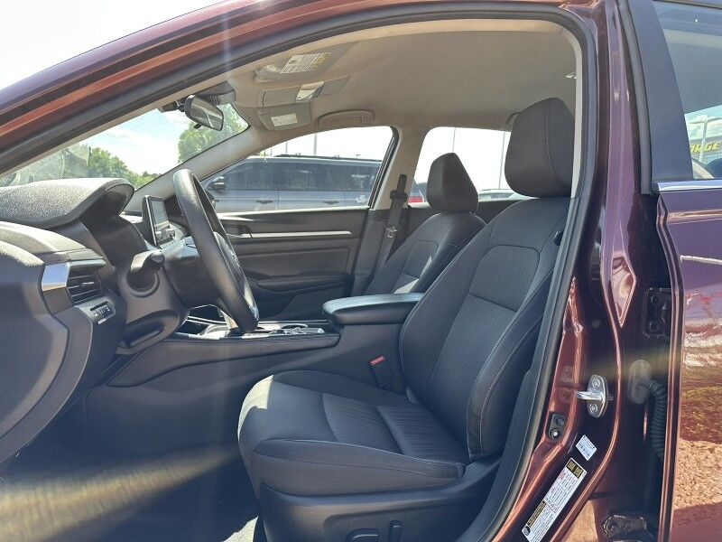 2023 Nissan Altima 2.5 SV photo 9