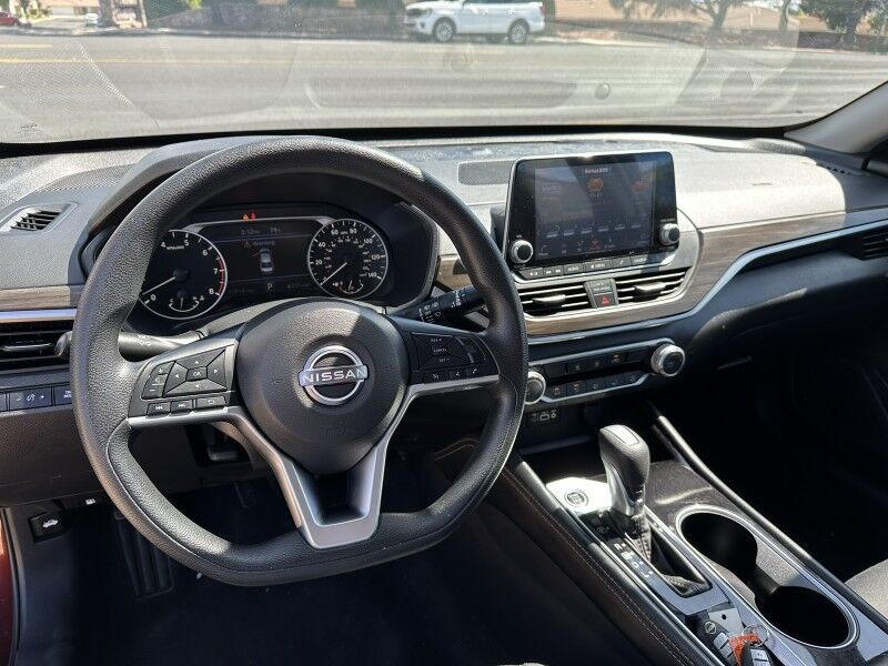 2023 Nissan Altima 2.5 SV photo 10