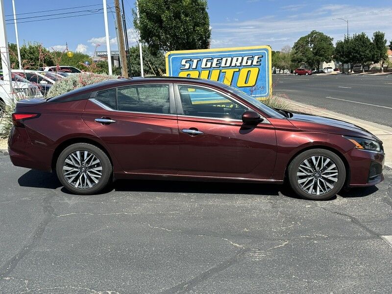 2023 Nissan Altima 2.5 SV photo 2