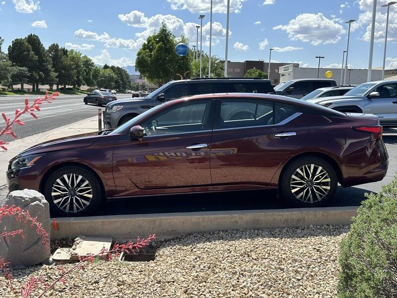 2023 Nissan Altima 2.5 SV photo 6