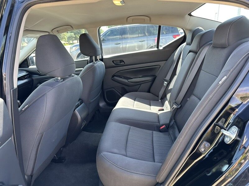 2023 Nissan Altima 2.5 SV photo 11