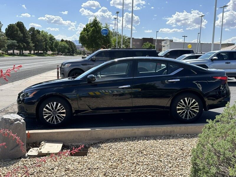 2023 Nissan Altima 2.5 SV photo 6