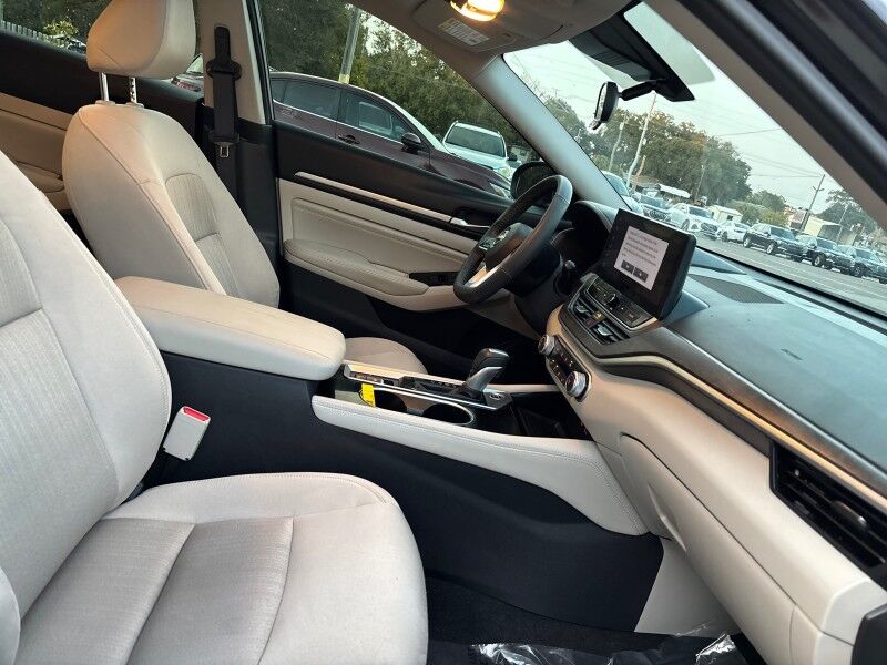 2023 Nissan Altima 2.5 SV w/PREMIUM PKG. SUNROOF. BIG DISPLAY Seffner FL