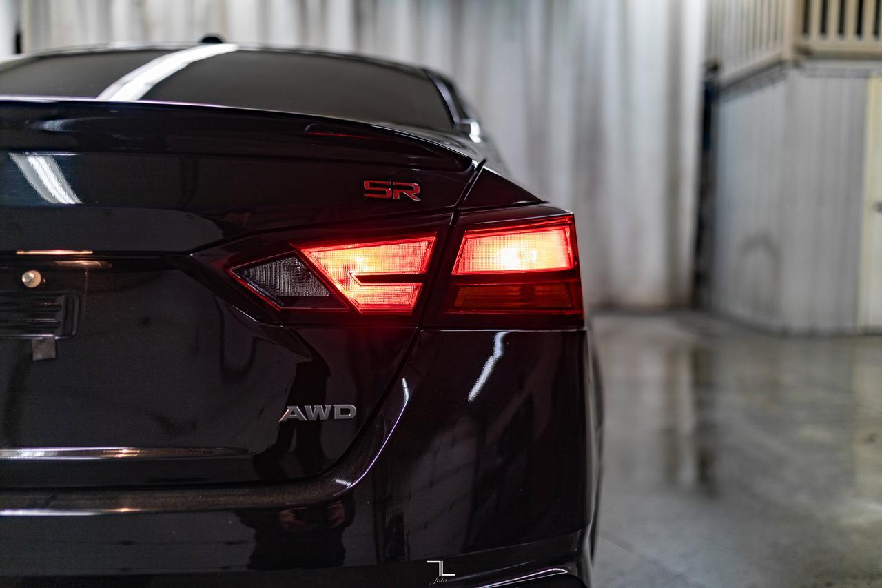 2023 Nissan Altima AWD SR Leather Roof BCam Red Deer AB