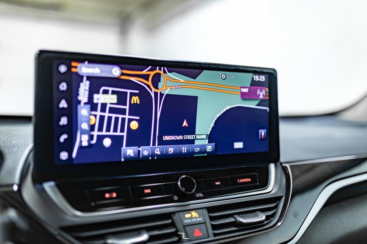 2023 Nissan Altima AWD SR Leather Roof BCam Red Deer AB