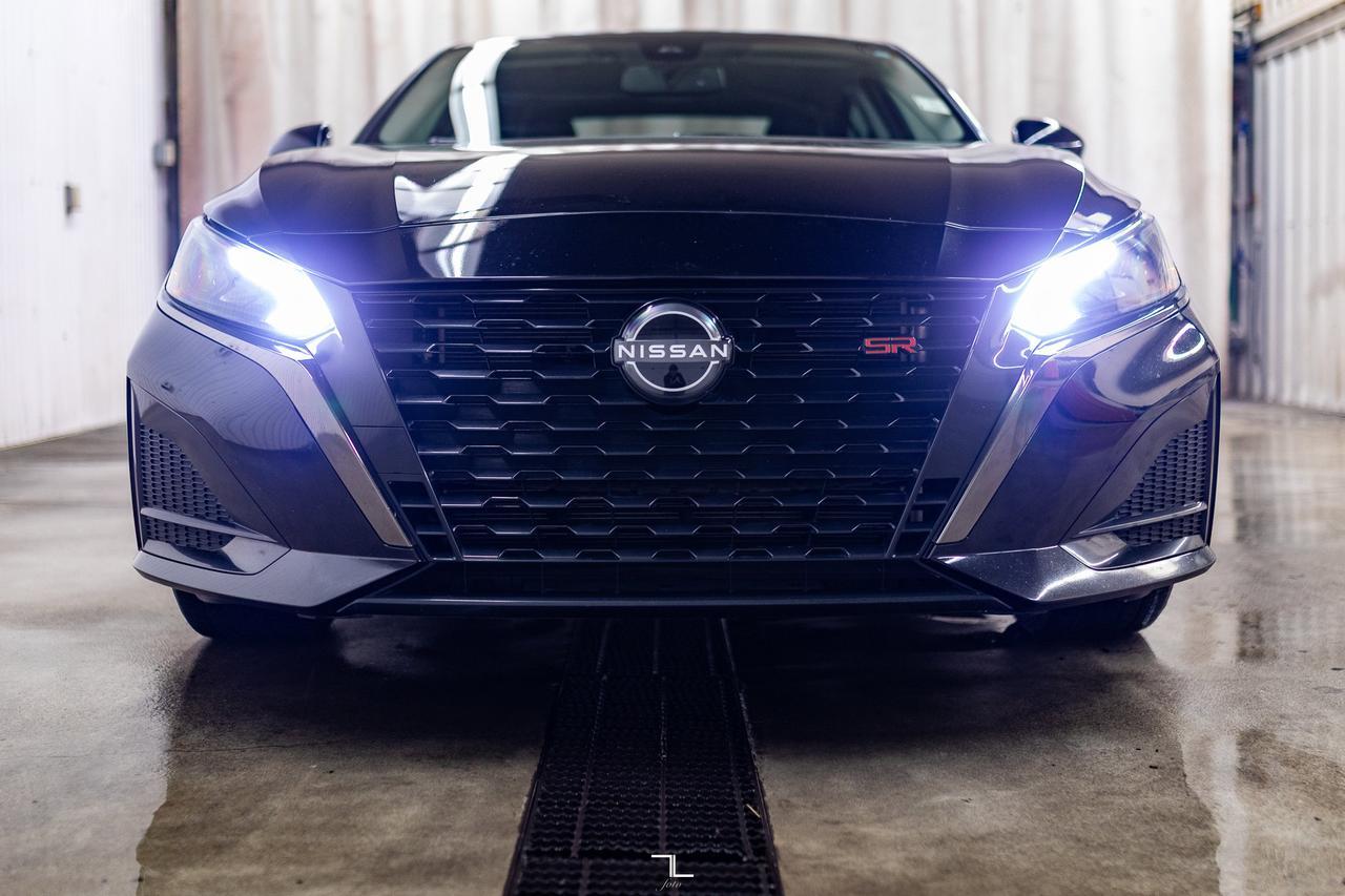 2023 Nissan Altima AWD SR Leather Roof BCam Red Deer AB