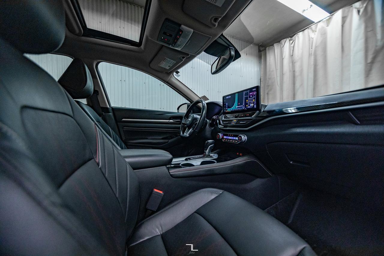 2023 Nissan Altima AWD SR Leather Roof BCam Red Deer AB