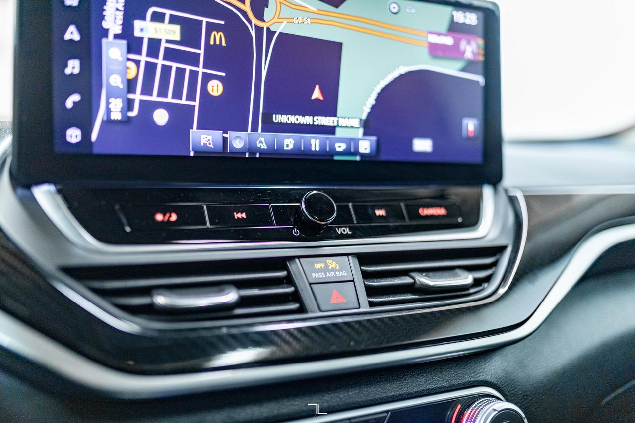 2023 Nissan Altima AWD SR Leather Roof BCam Red Deer AB