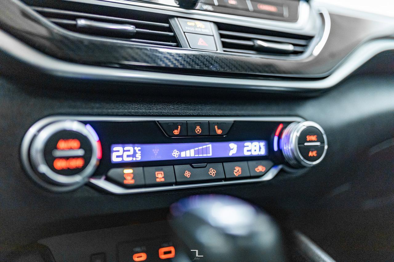 2023 Nissan Altima AWD SR Leather Roof BCam Red Deer AB