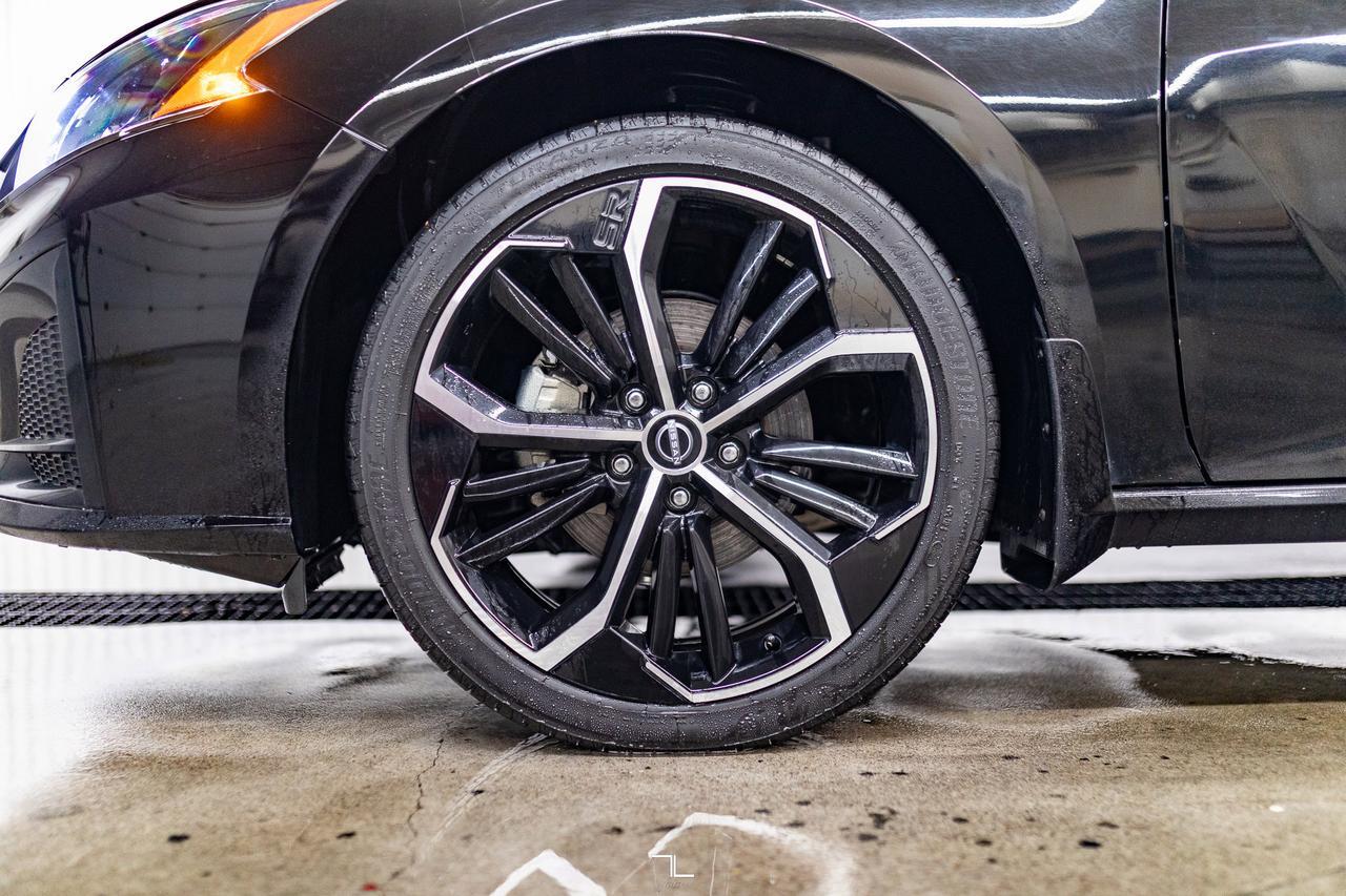 2023 Nissan Altima AWD SR Leather Roof BCam Red Deer AB