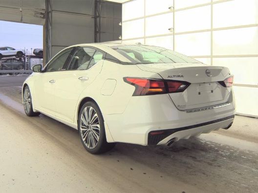 2023 Nissan Altima SL FWD