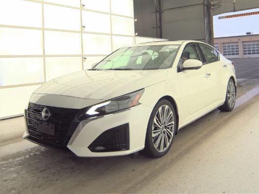 2023 Nissan Altima SL FWD