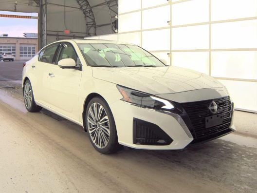 2023 Nissan Altima SL FWD