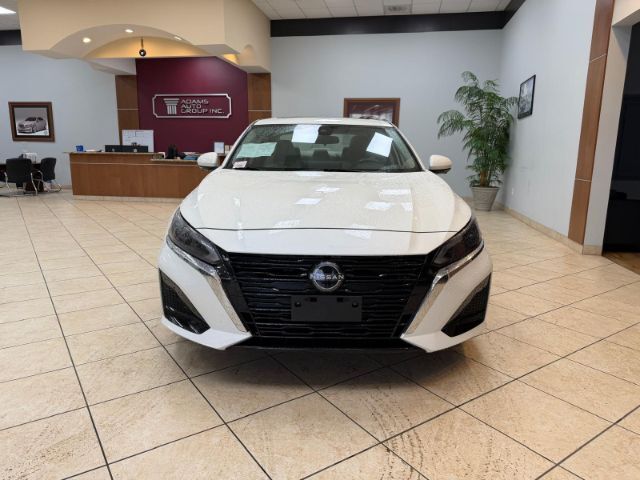 2023 Nissan Altima SL FWD