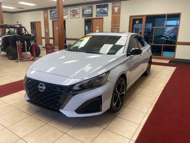 2023 Nissan Altima SR FWD