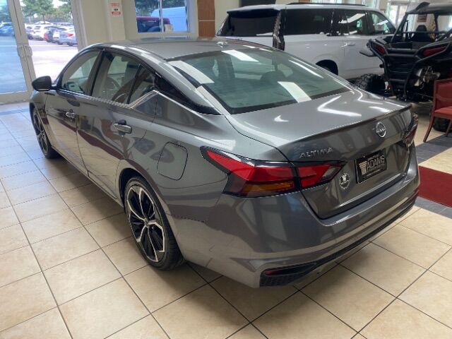 2023 Nissan Altima SR FWD