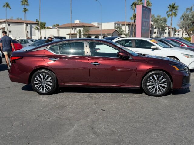 2023 Nissan Altima SV FWD
