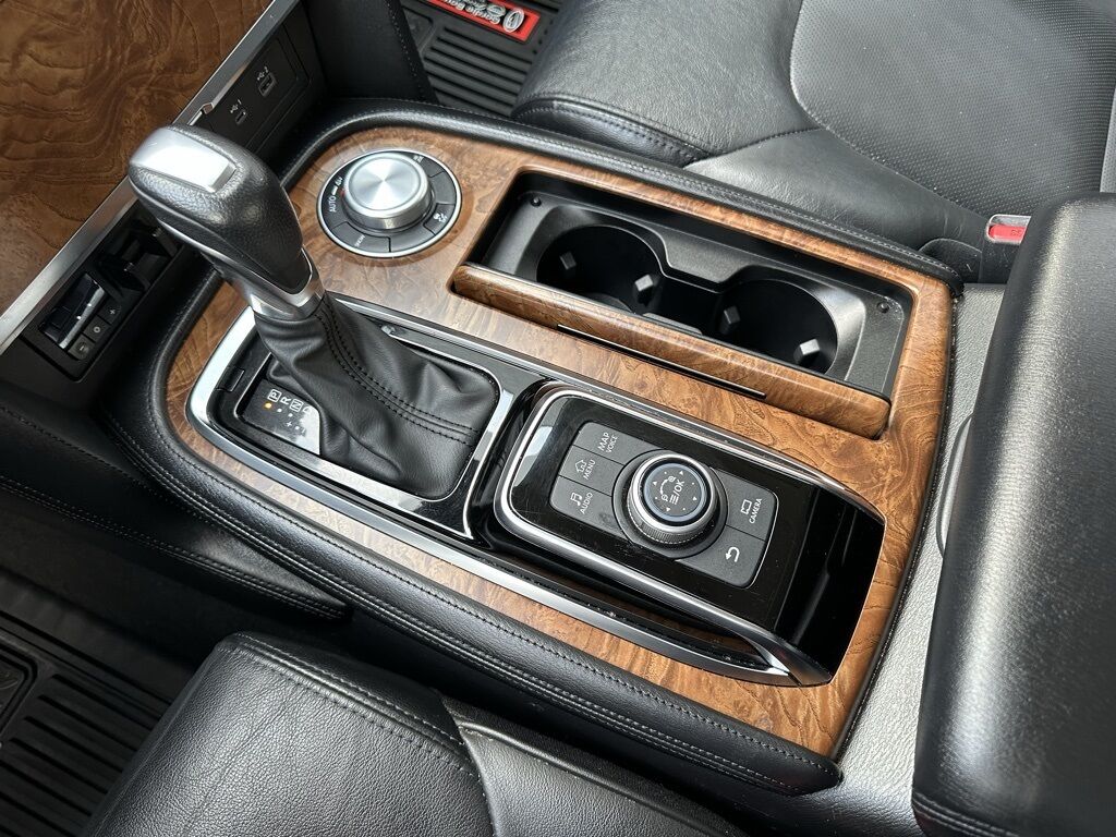 2023 Nissan Armada SL w/Captain&apos;s Chairs Pkg San Clemente CA