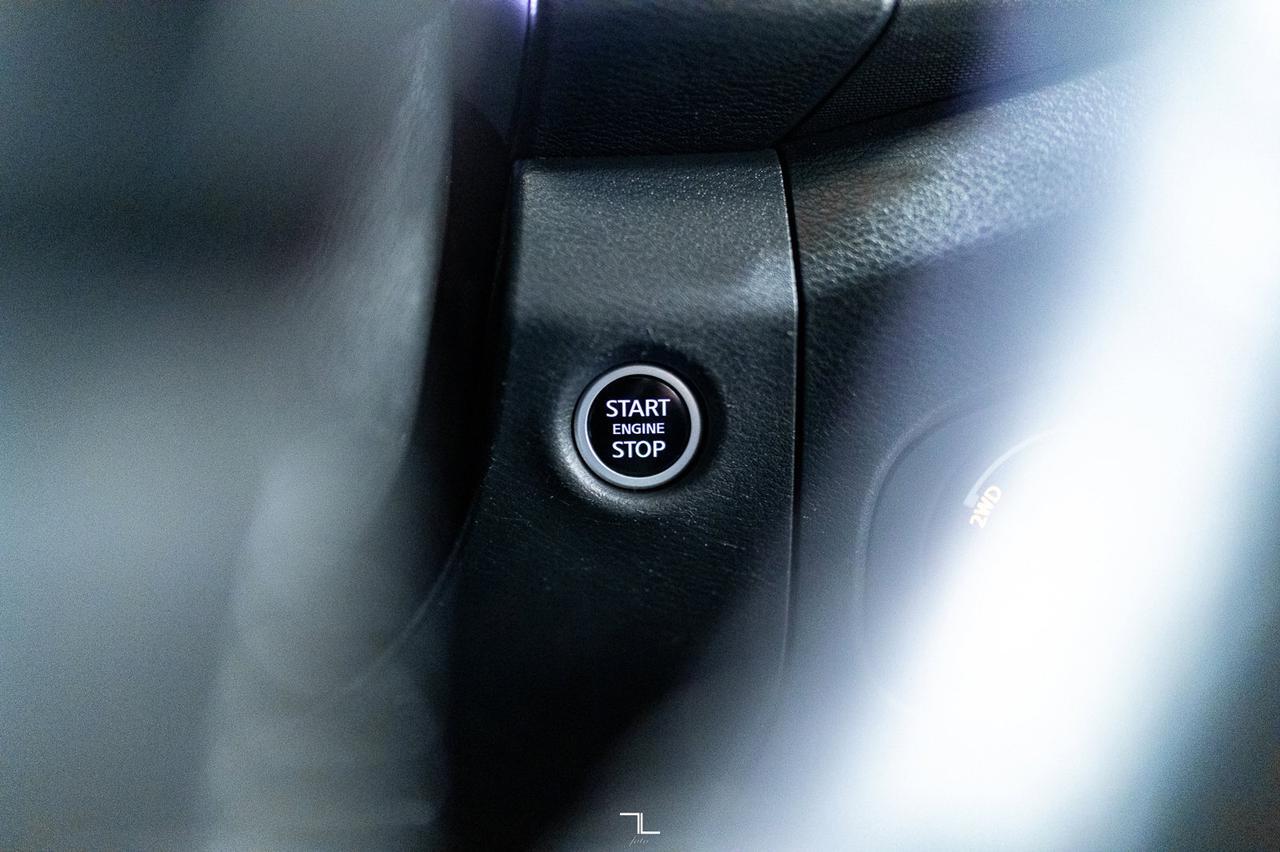 2023 Nissan Frontier 4x4 Crew Cab SV Premium Leather BCam Red Deer AB