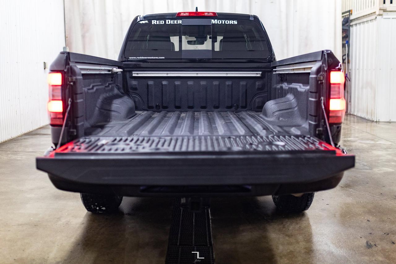 2023 Nissan Frontier 4x4 Crew Cab SV Premium Leather BCam Red Deer AB