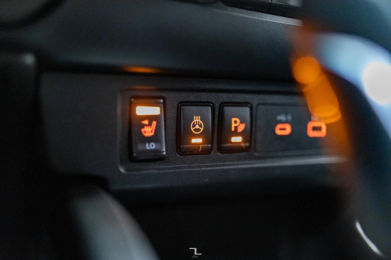 2023 Nissan Frontier 4x4 Crew Cab SV Premium Leather BCam Red Deer AB