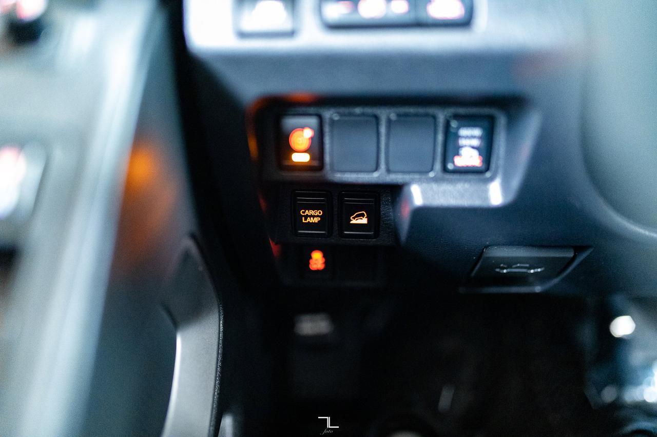 2023 Nissan Frontier 4x4 Crew Cab SV Premium Leather BCam Red Deer AB