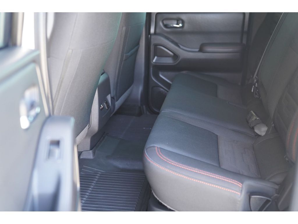 2023 Nissan Frontier PRO-4X - Photo 13