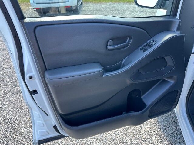 2023 Nissan Frontier S King Cab V6 4x4 w/ Tonneau Ashland VA