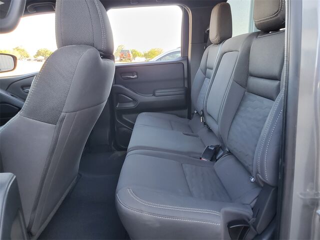 2023 Nissan Frontier SV  TX