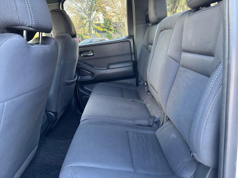 2023 Nissan Frontier SV Crew Cab V6 w/TECH & MIDNIGHT PKG. Seffner FL