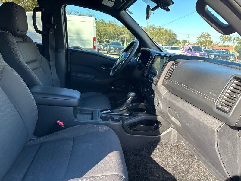 2023 Nissan Frontier SV Crew Cab V6 w/TECH & MIDNIGHT PKG. Seffner FL