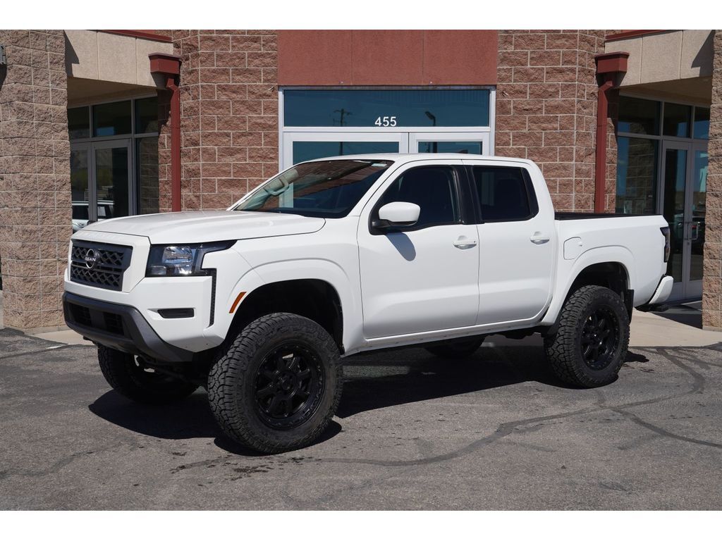 2023 Nissan Frontier SV