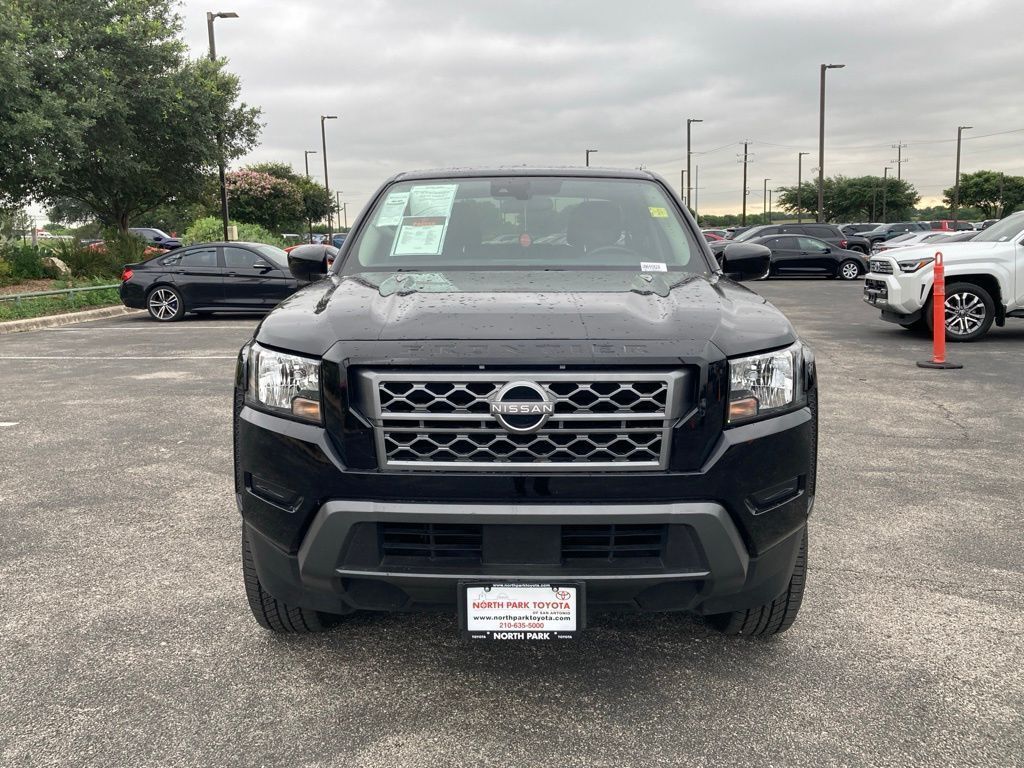 2023 Nissan Frontier SV