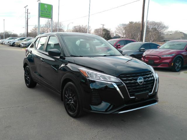 2023 Nissan Kicks S Xtronic CVT Plano TX