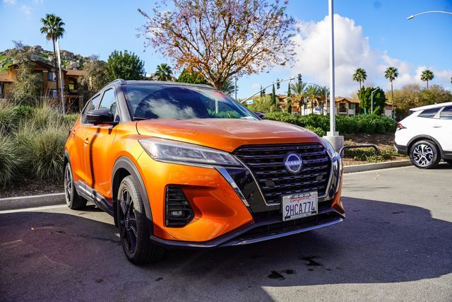 2023 Nissan Kicks SR