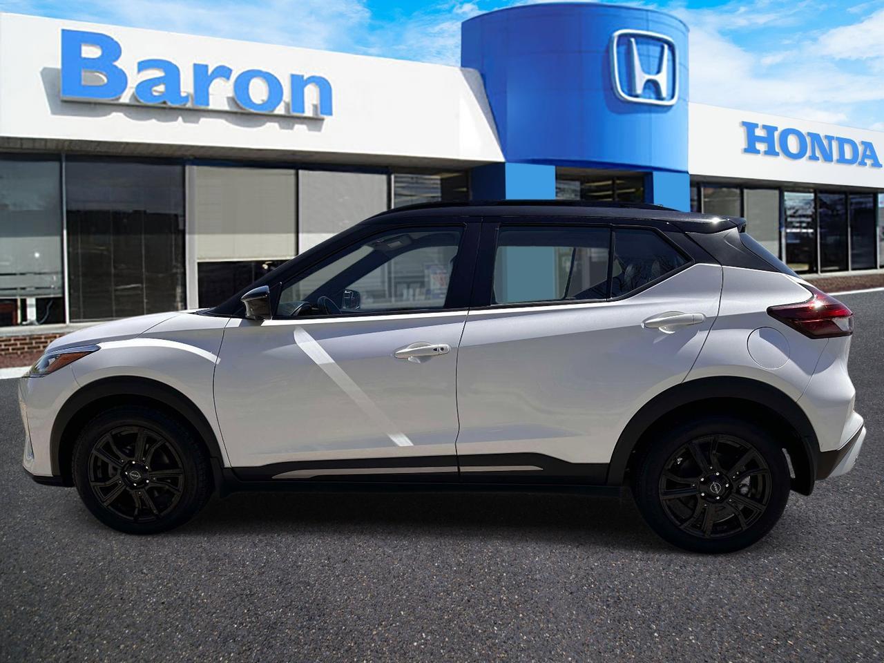 2023 Nissan Kicks SR