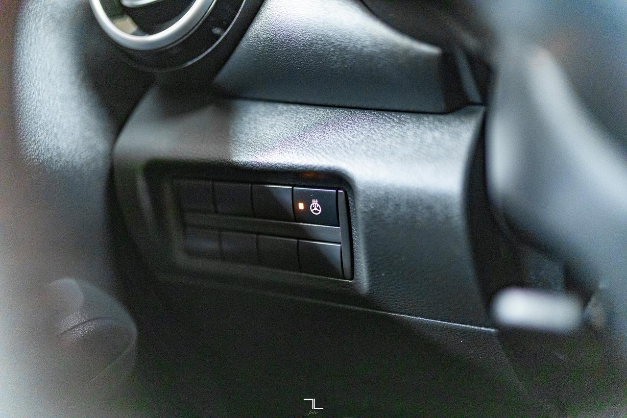 2023 Nissan Kicks SR Premium Leather BCam Red Deer AB