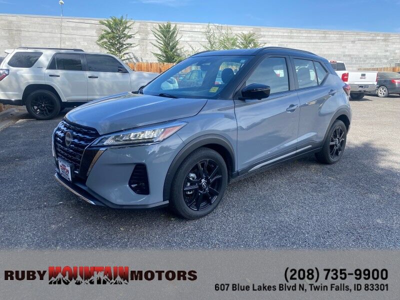 2023 Nissan Kicks SR