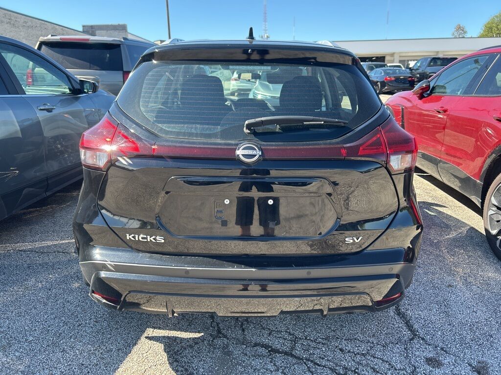 2023 Nissan Kicks SV Akron