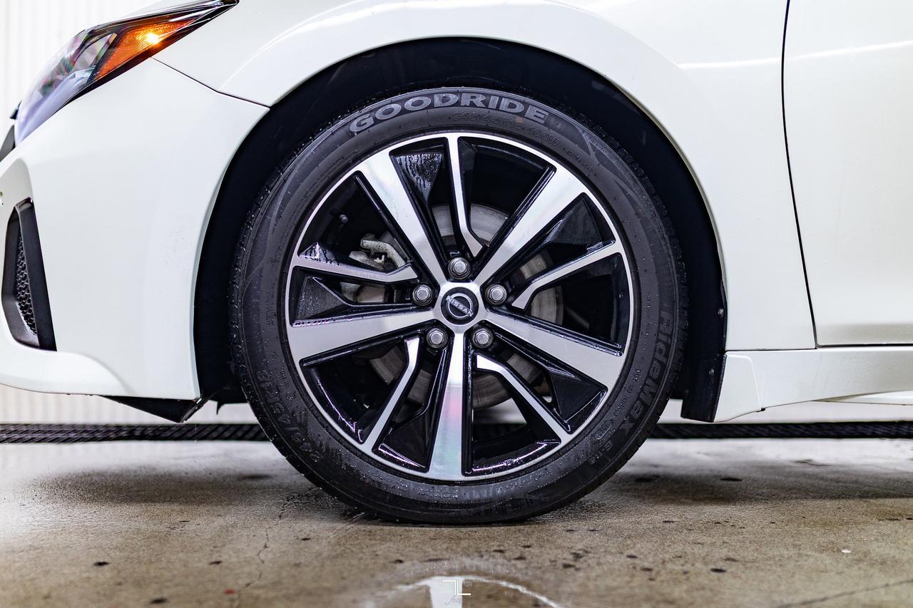 2023 Nissan Maxima SL Leather Roof Nav BCam Red Deer AB