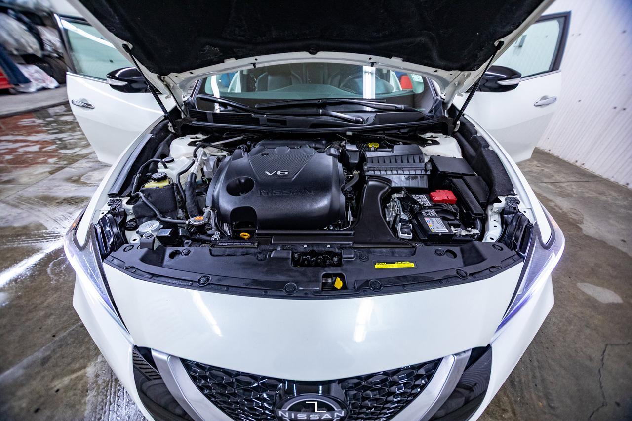 2023 Nissan Maxima SL Leather Roof Nav BCam Red Deer AB