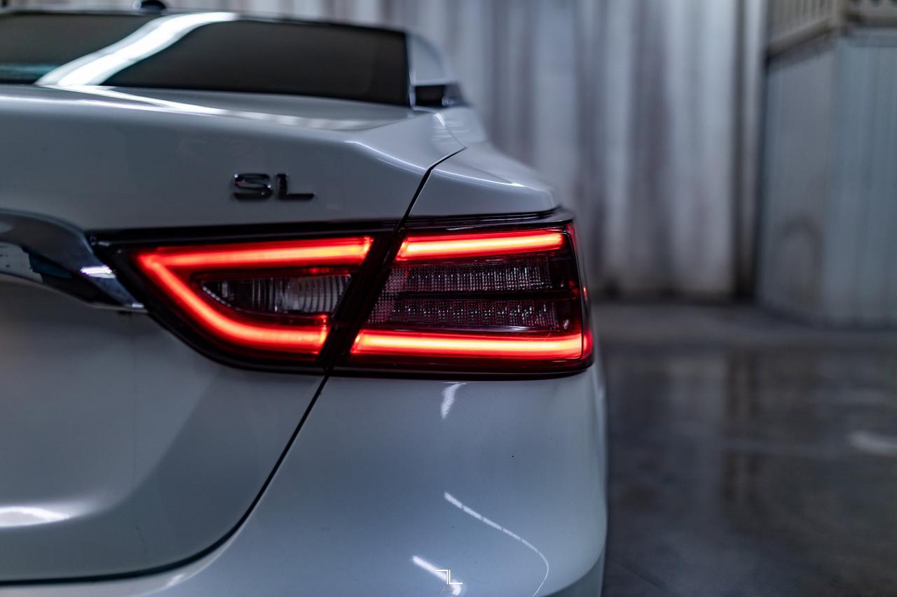 2023 Nissan Maxima SL Leather Roof Nav BCam Red Deer AB