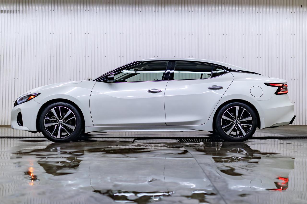 2023 Nissan Maxima SL Leather Roof Nav BCam Red Deer AB