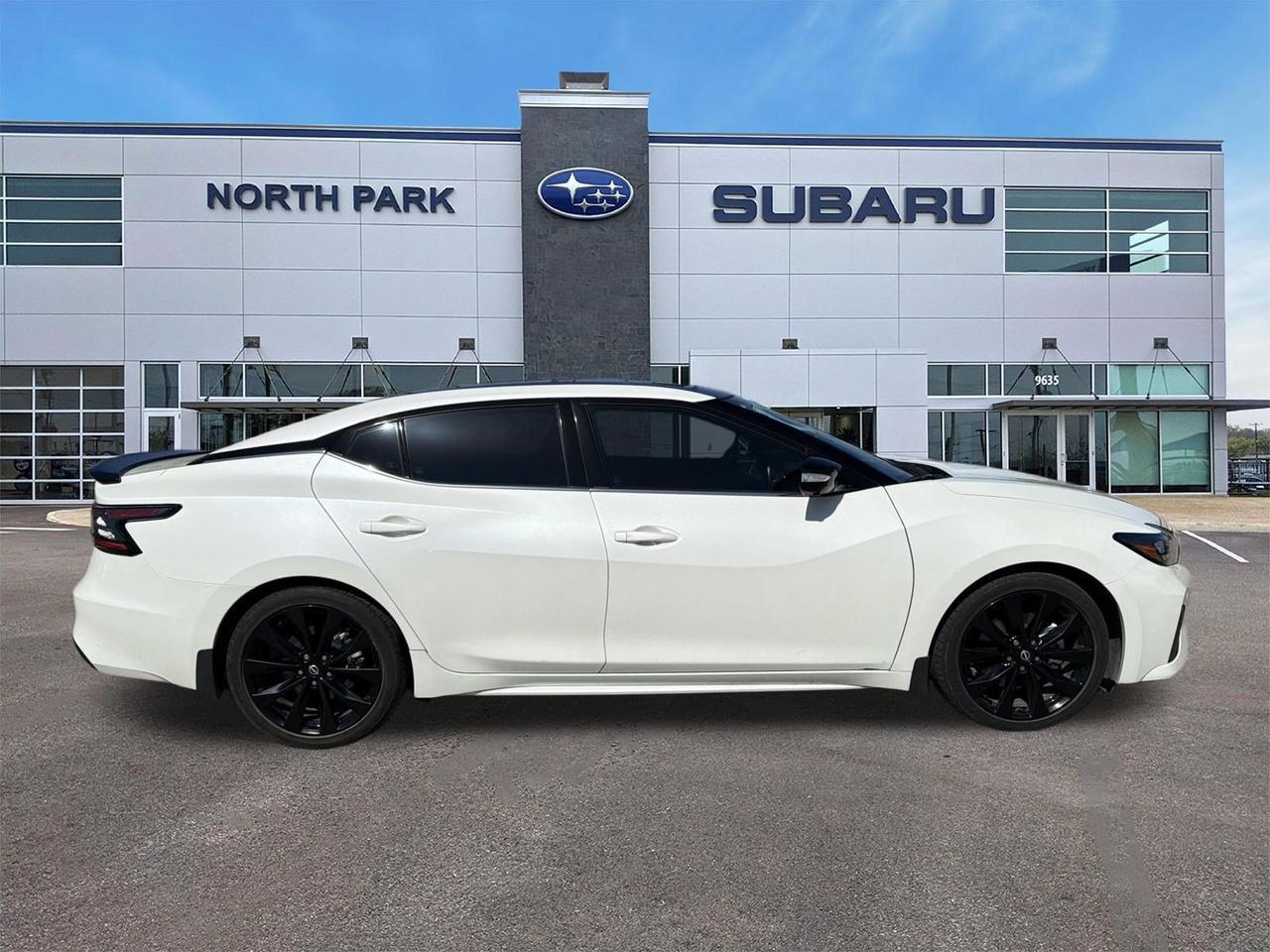 2023 Nissan Maxima SR