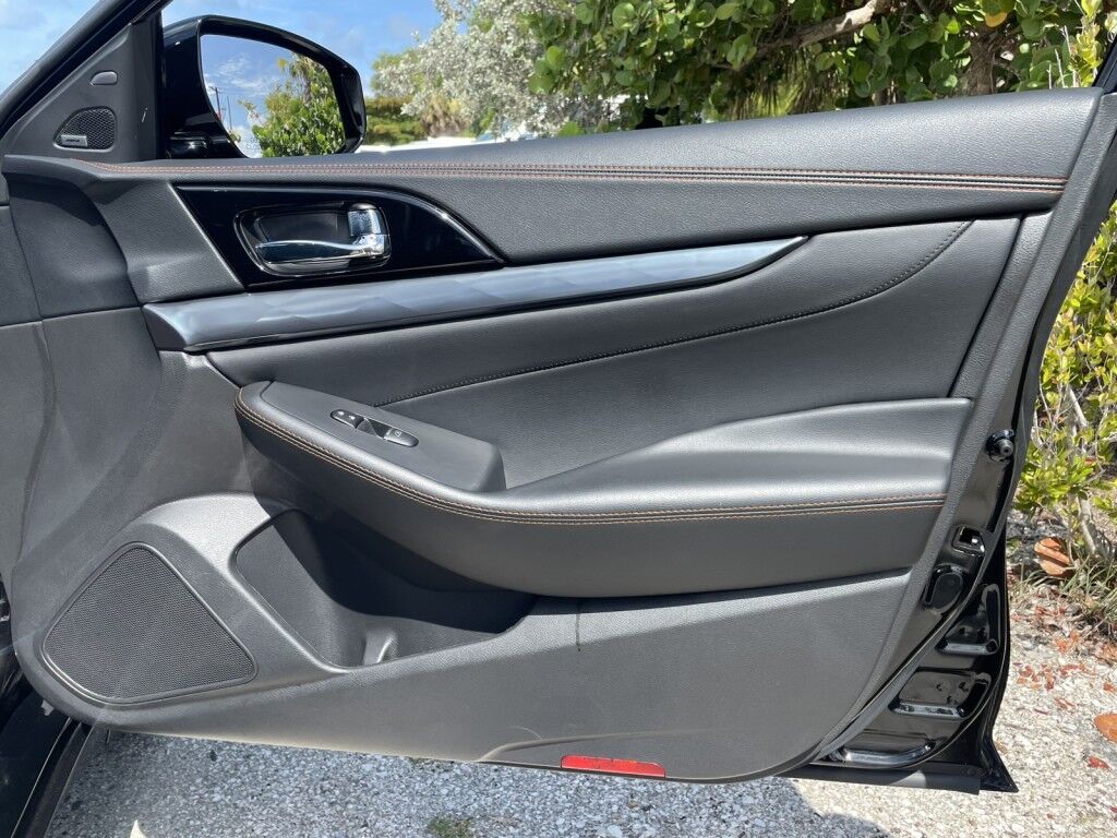 2023 Nissan Maxima SR~1 OWNER~NAVIGATION~SUNROOF~MEMORY SEATS~LANE ASSIST~SMART CRU Sarasota FL