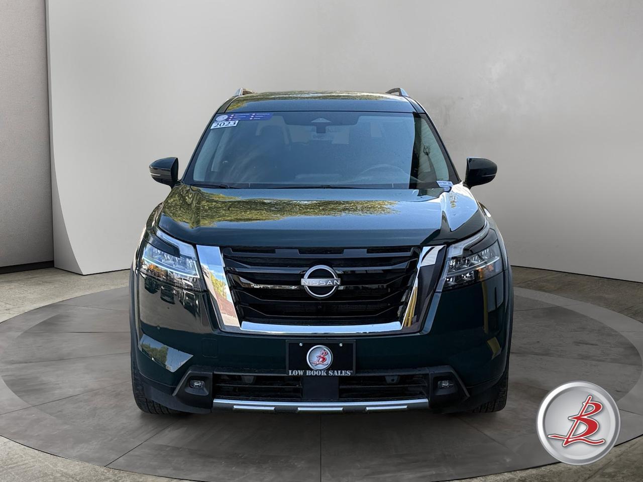 2023 Nissan PATHFINDER SL