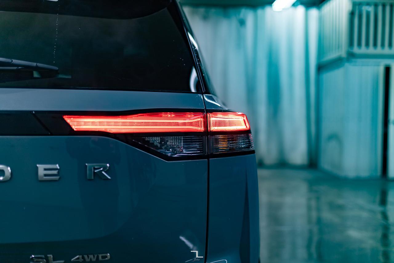 2023 Nissan Pathfinder AWD SL Leather Roof Nav BCam Red Deer AB