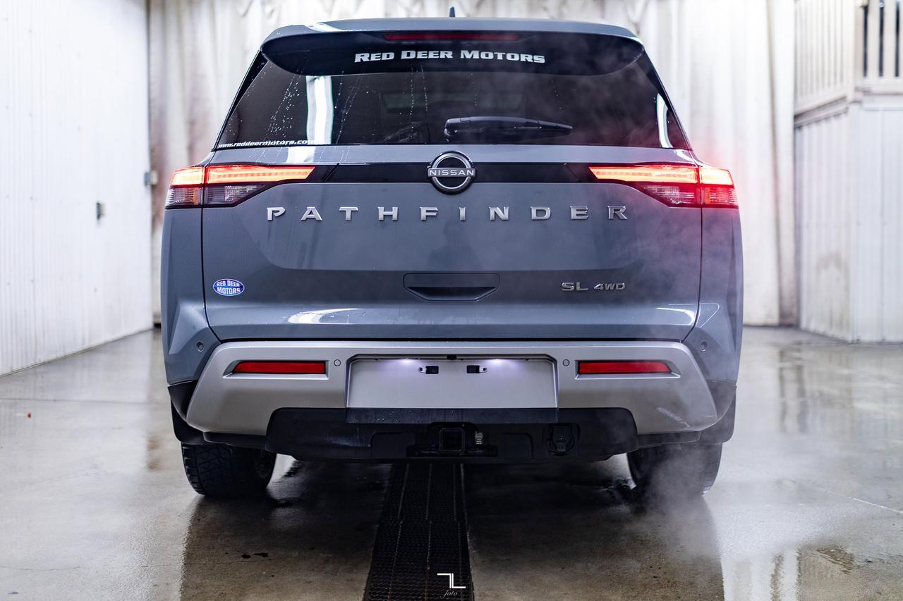 2023 Nissan Pathfinder AWD SL Leather Roof Nav BCam Red Deer AB