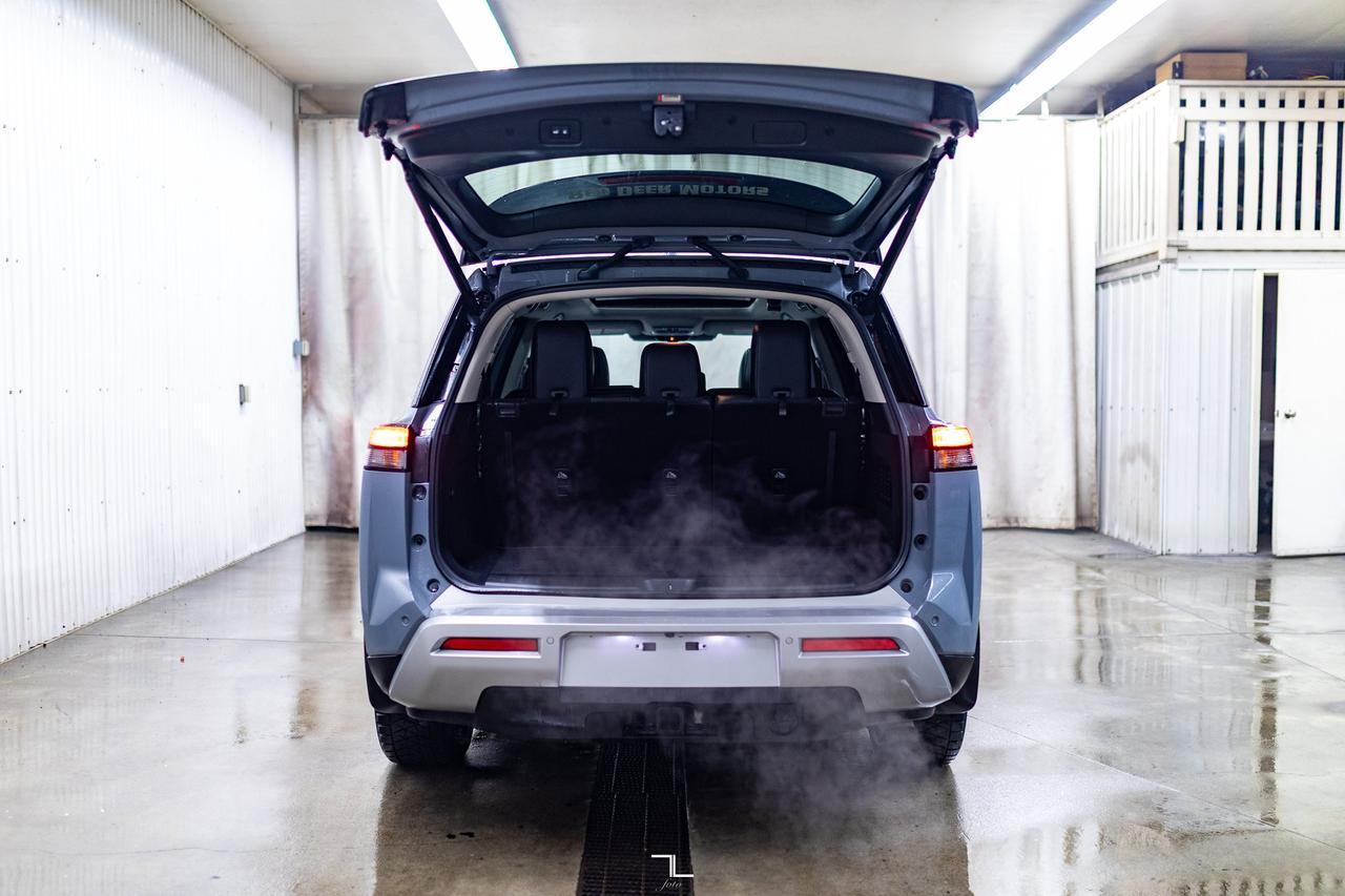 2023 Nissan Pathfinder AWD SL Leather Roof Nav BCam Red Deer AB